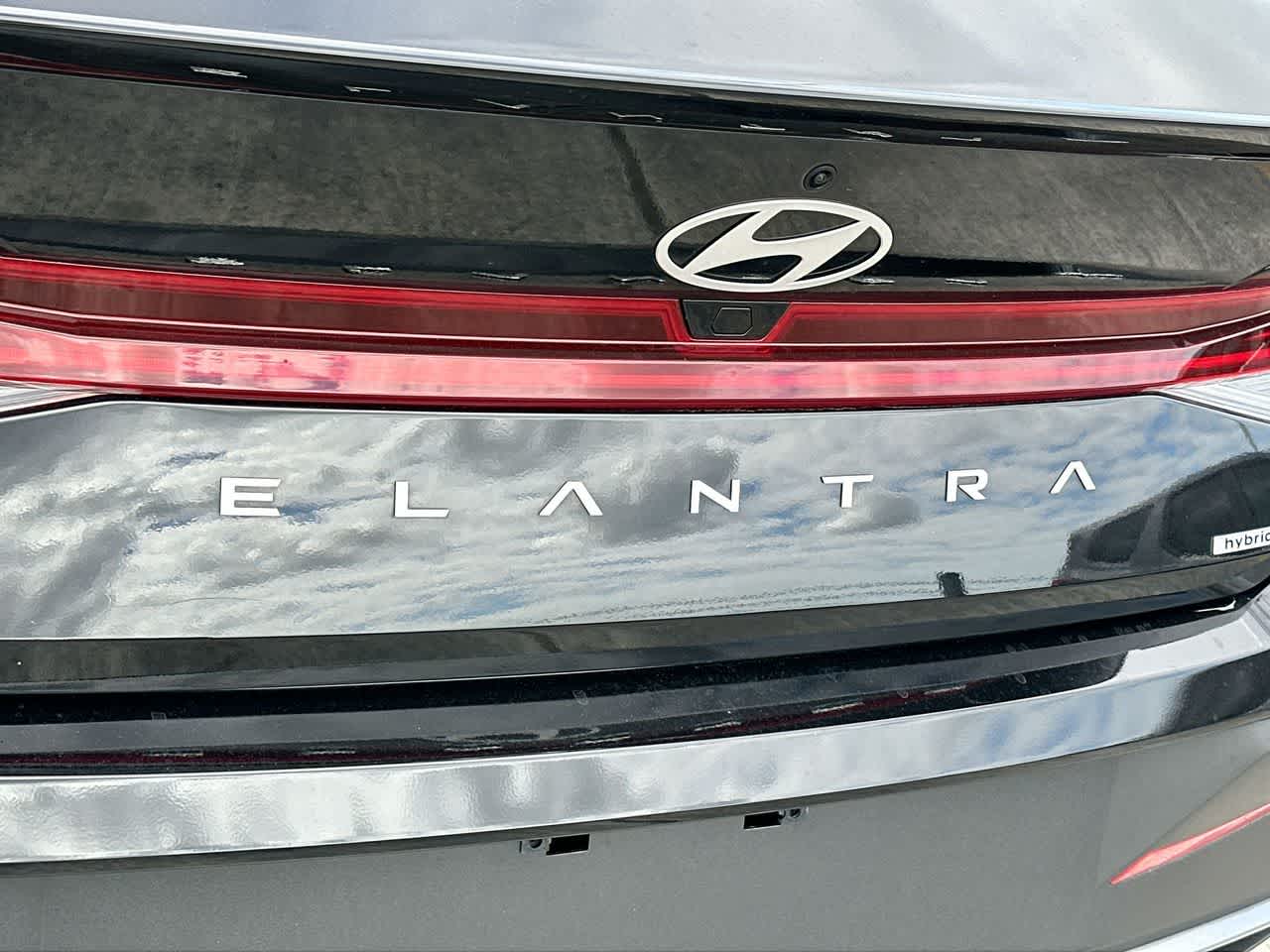 Thumbnail: 2025 Hyundai Elantra - 10