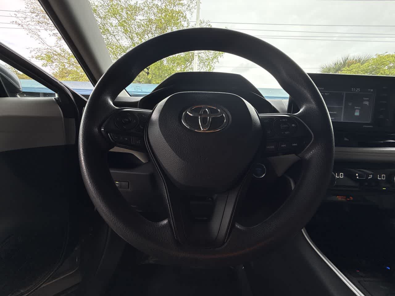 Thumbnail: 2022 Toyota RAV4 - 15