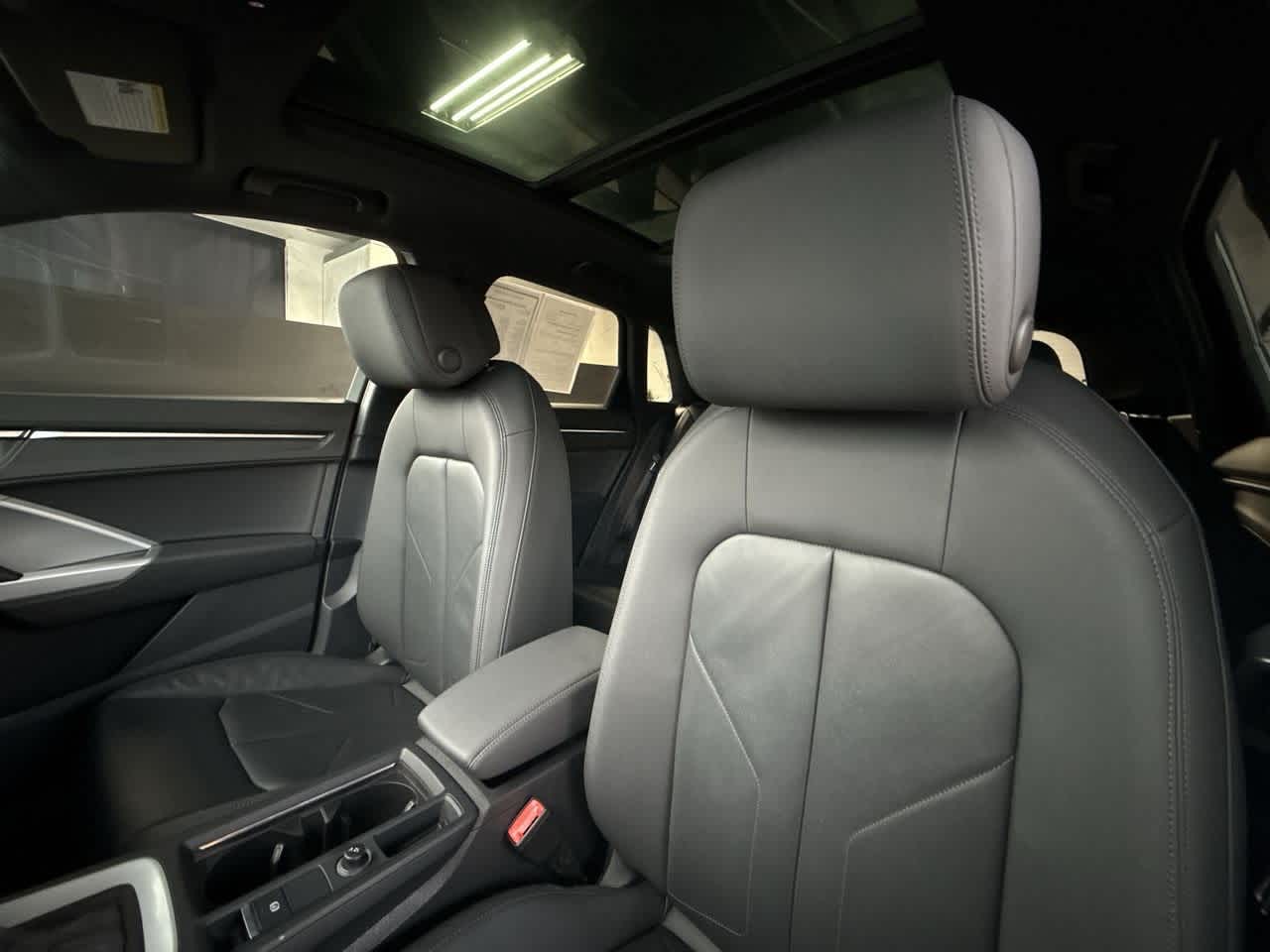 Thumbnail: 2021 Audi Q3 - 14