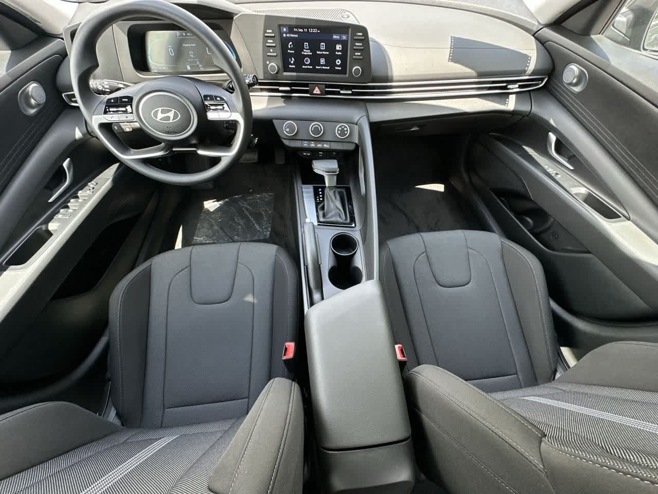 Thumbnail: 2025 Hyundai Elantra - 24