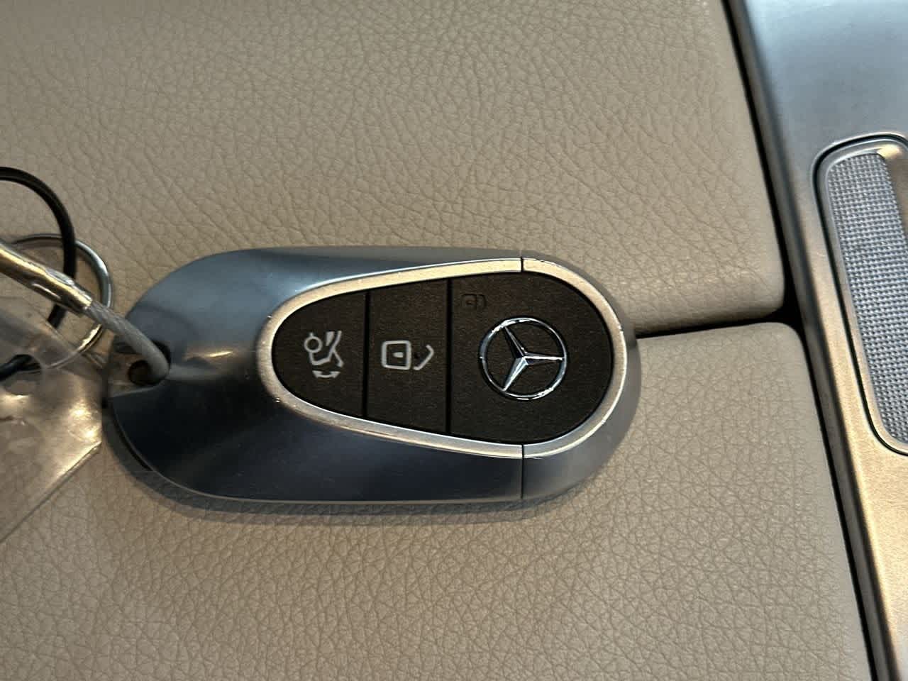 Thumbnail: 2024 Mercedes-Benz GLC - 28