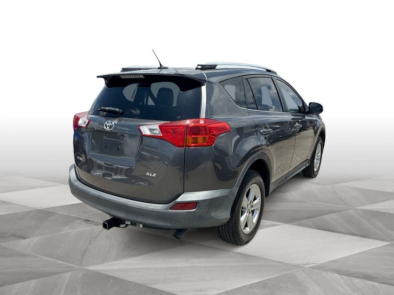 2014 Toyota RAV4 XLE 8