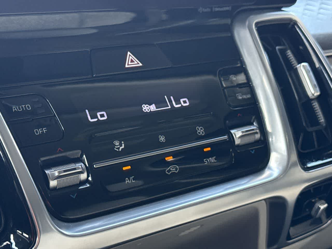 Thumbnail: 2023 Kia Sorento - 20