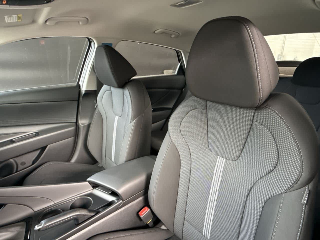 Thumbnail: 2025 Hyundai Elantra - 14