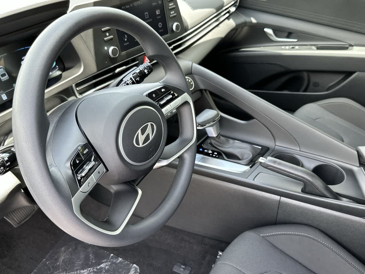 Thumbnail: 2025 Hyundai Elantra - 13