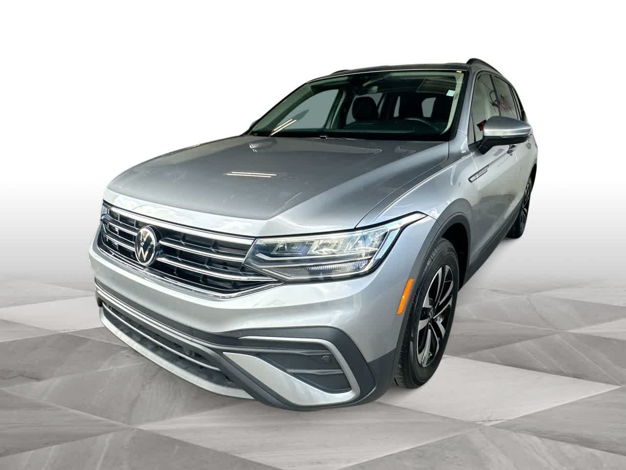 Thumbnail: 2023 Volkswagen Tiguan - 4