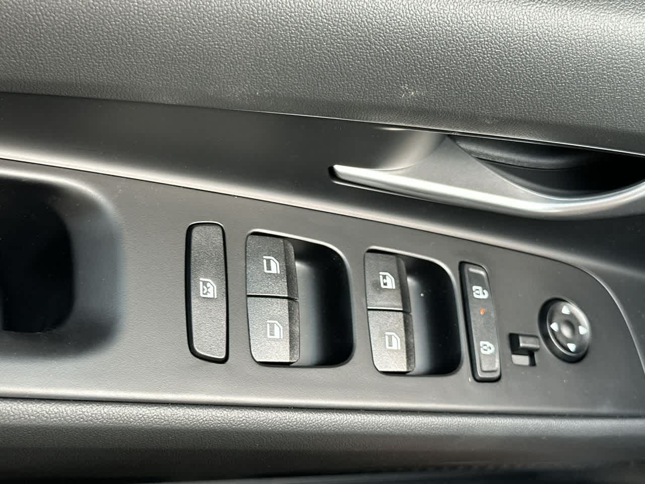 Thumbnail: 2025 Hyundai Elantra - 17