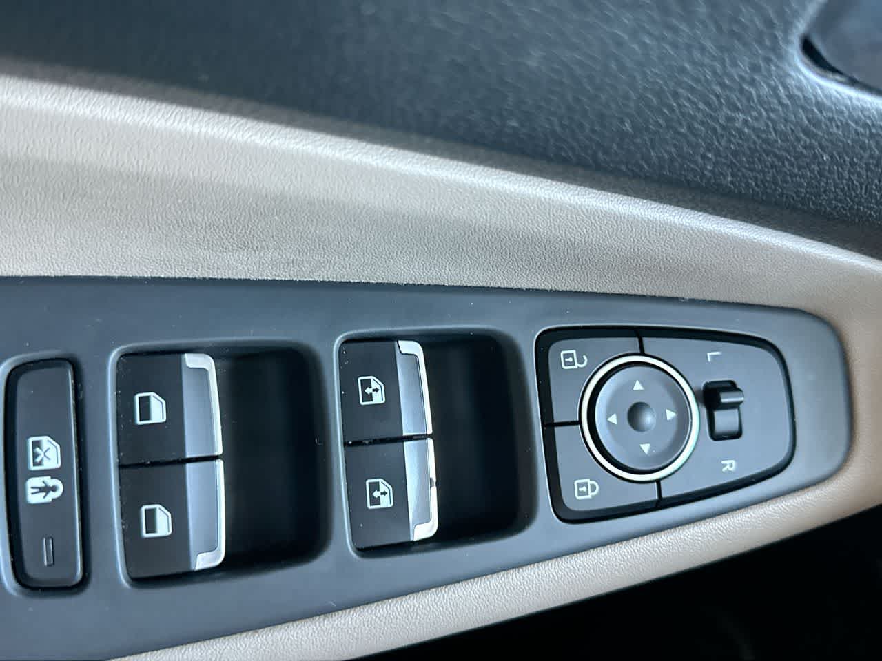 Thumbnail: 2023 Hyundai Santa Fe - 17