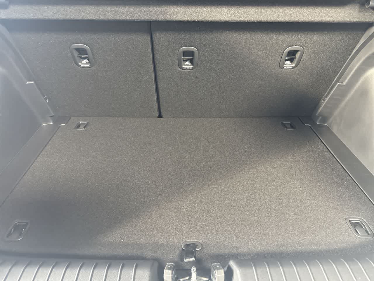 Thumbnail: 2025 Hyundai Venue - 25