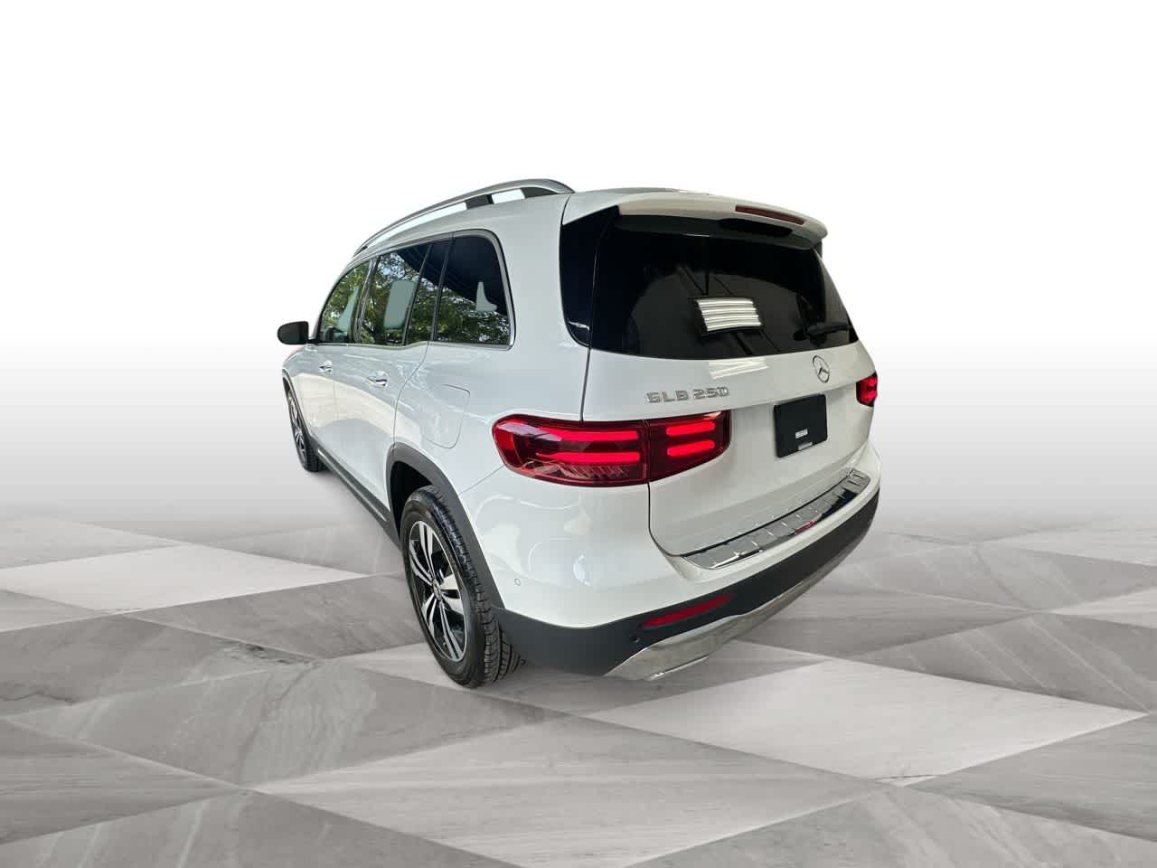 Thumbnail: 2025 Mercedes-Benz GLB - 6