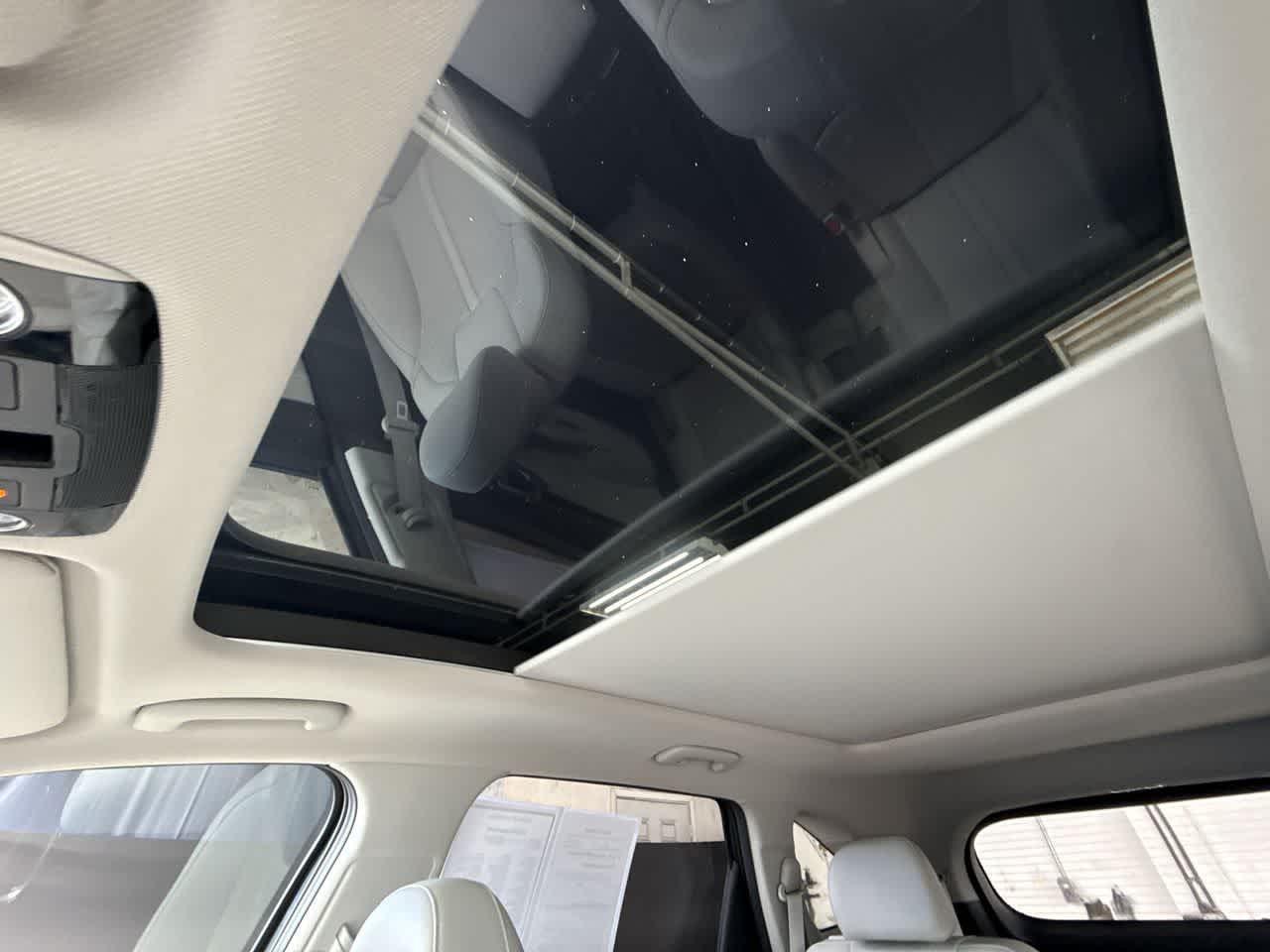 Thumbnail: 2023 Kia Sorento - 17