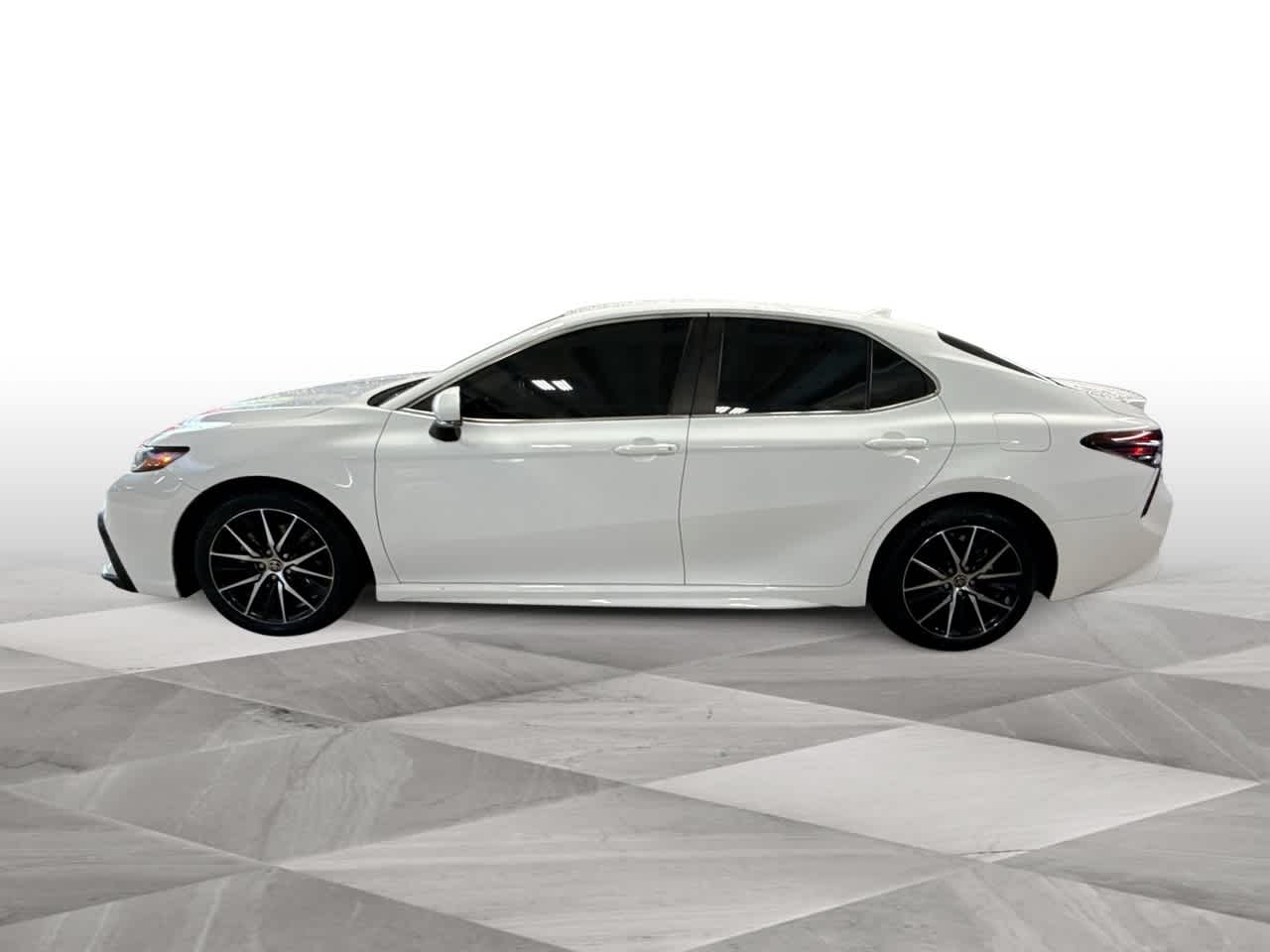 Thumbnail: 2022 Toyota Camry - 5