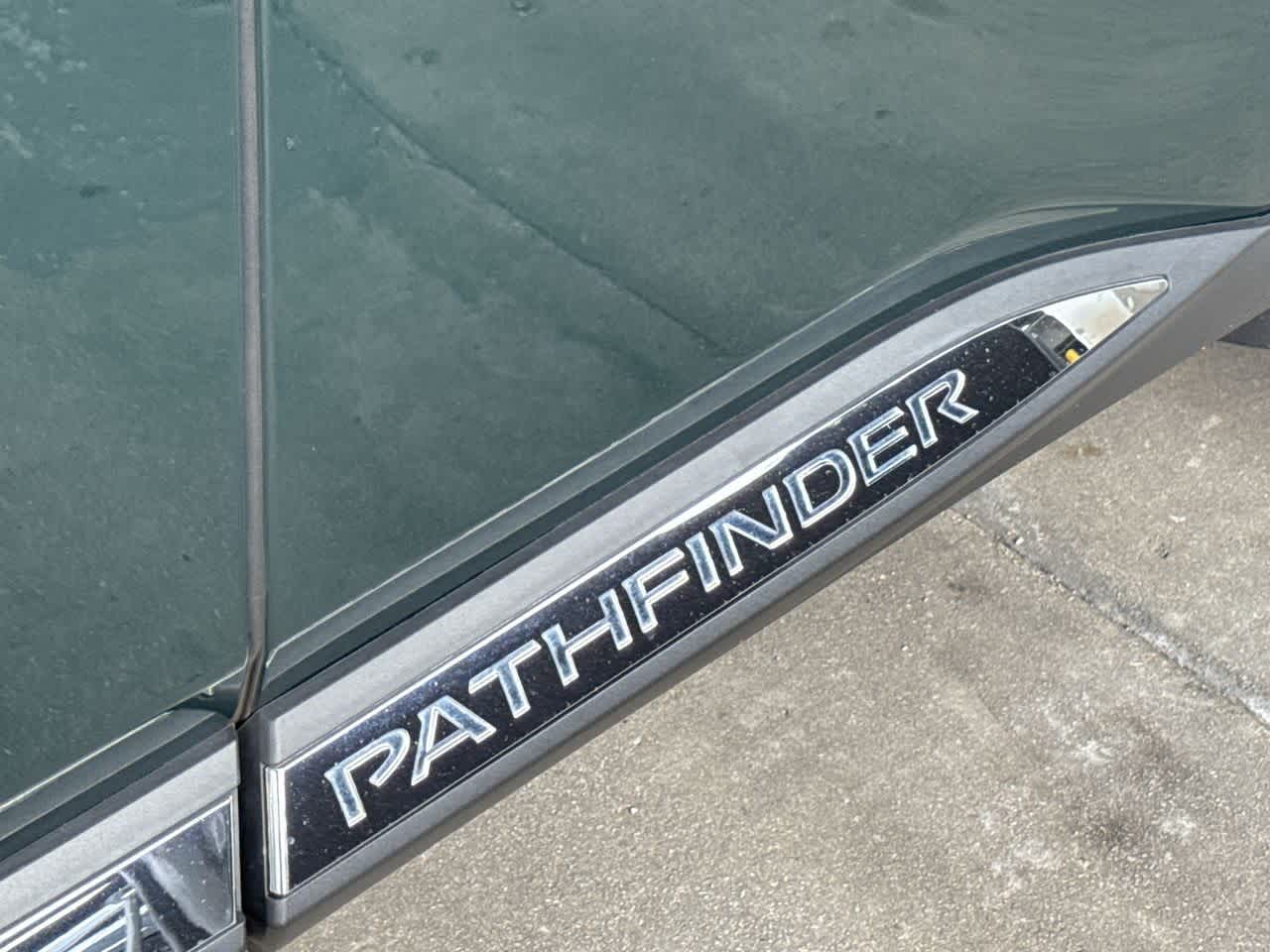 Thumbnail: 2024 Nissan Pathfinder - 10