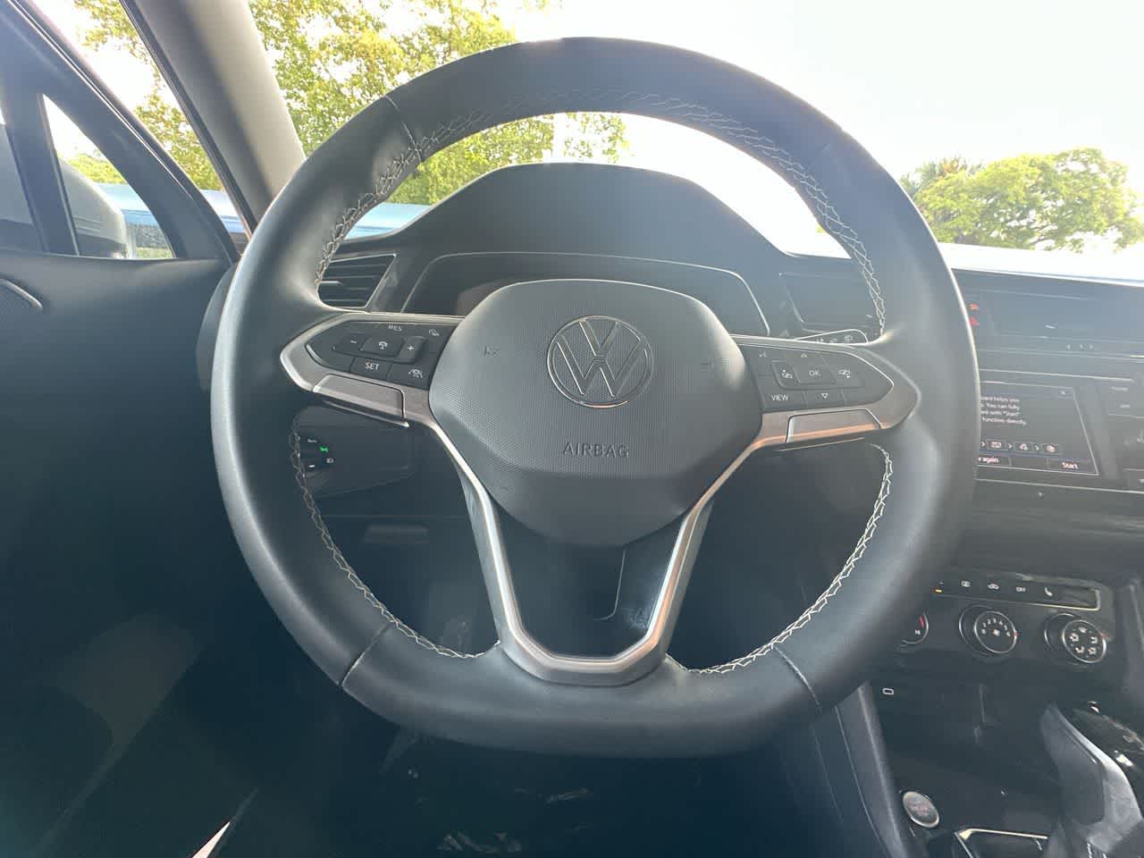 Thumbnail: 2023 Volkswagen Tiguan - 15