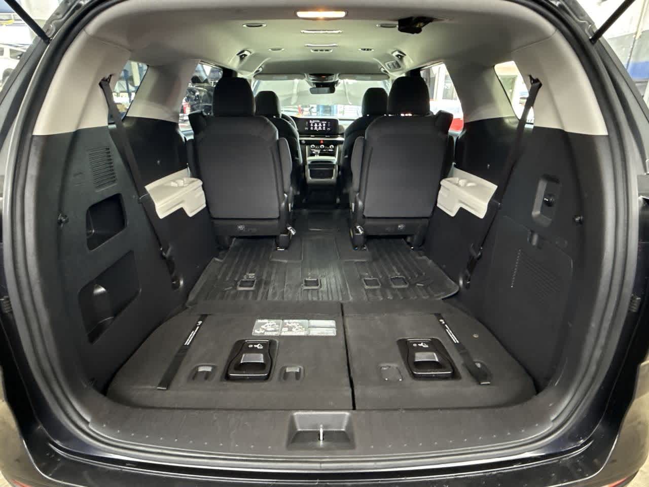 Thumbnail: 2024 Kia Carnival - 25