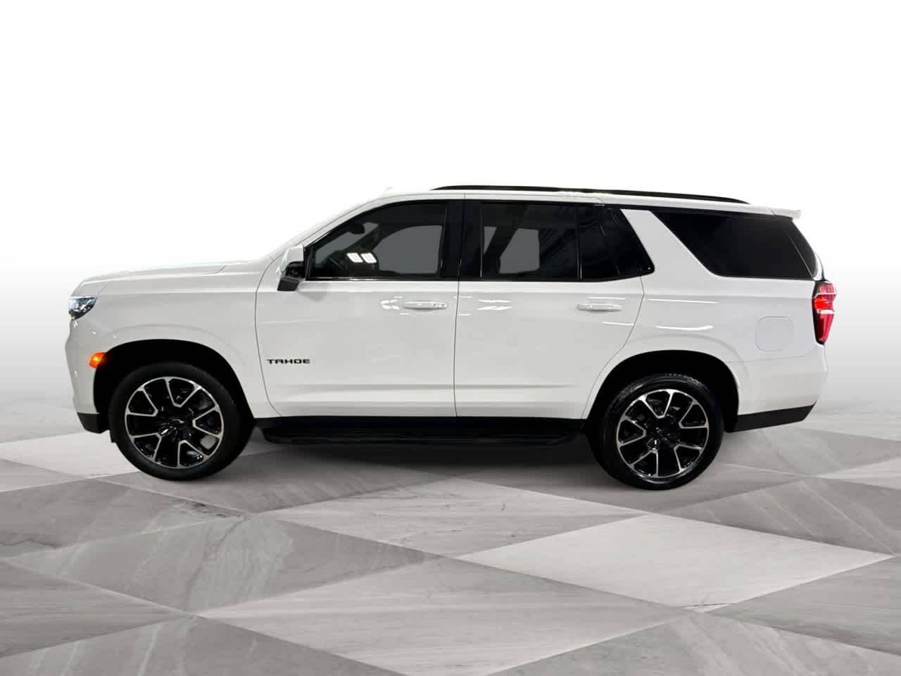 Thumbnail: 2022 Chevrolet Tahoe - 5