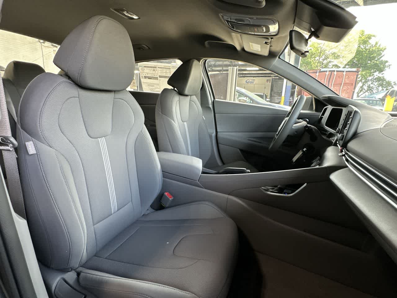 Thumbnail: 2025 Hyundai Elantra - 27