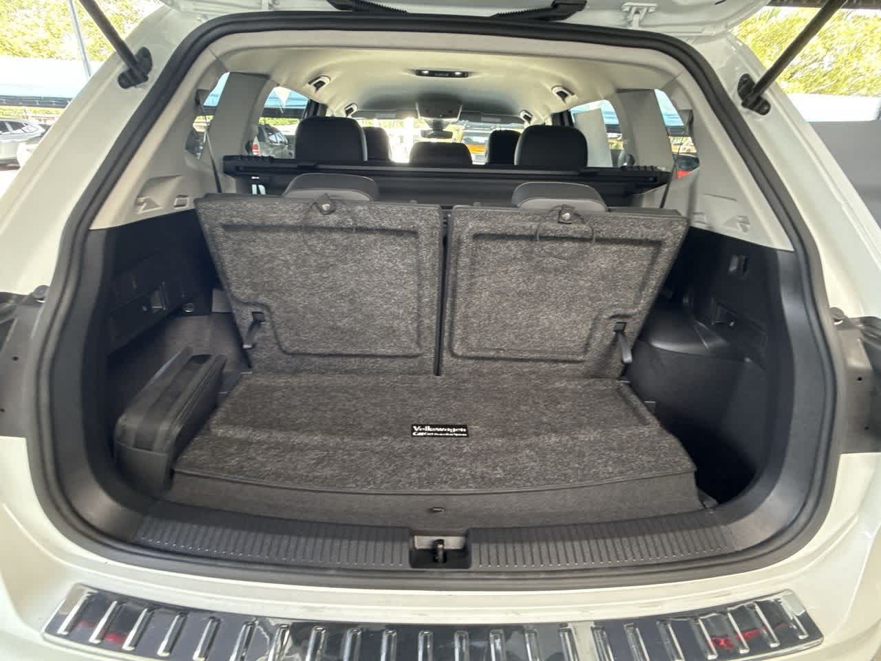 Thumbnail: 2023 Volkswagen Tiguan - 25