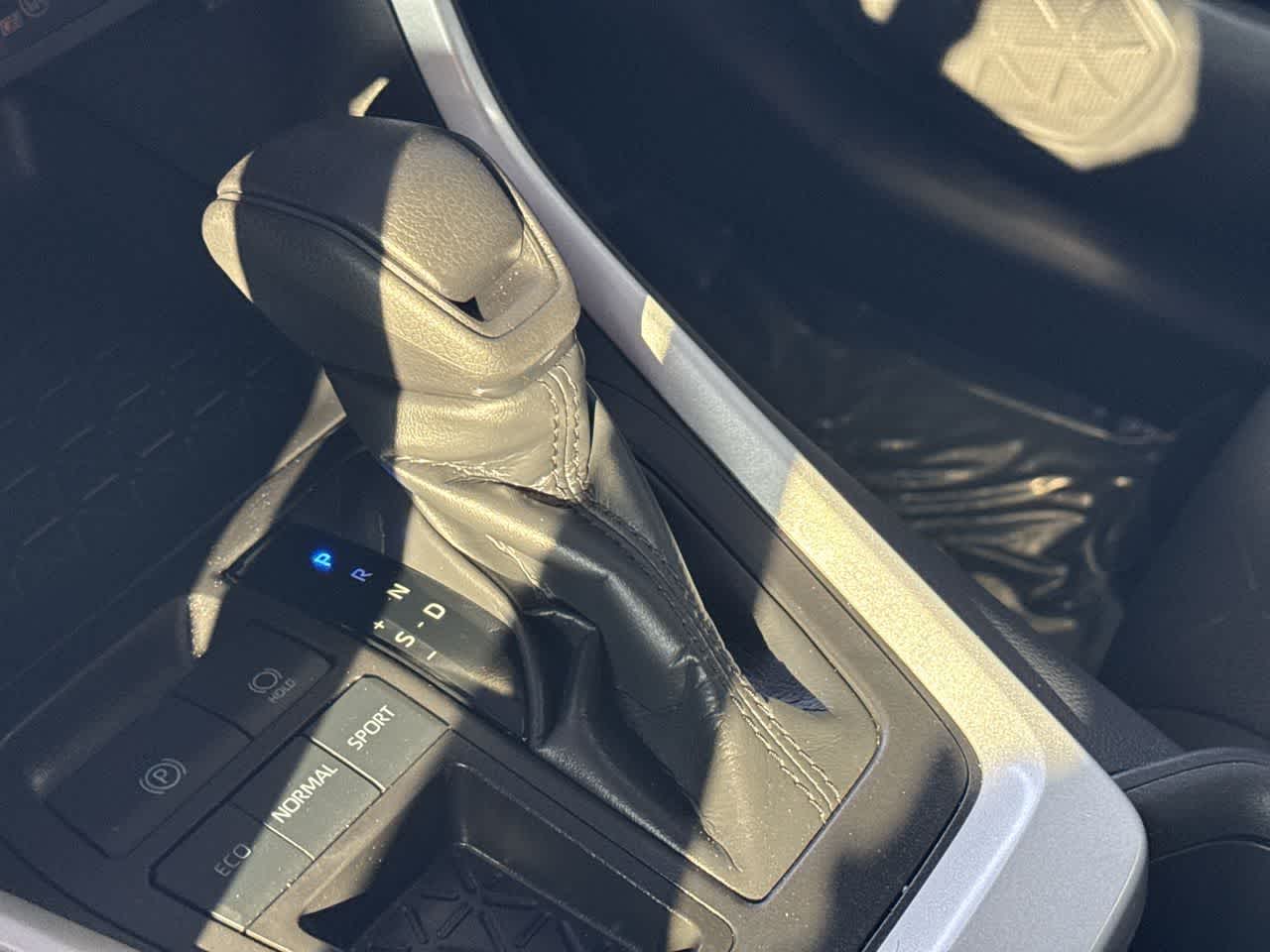 Thumbnail: 2024 Toyota RAV4 - 21