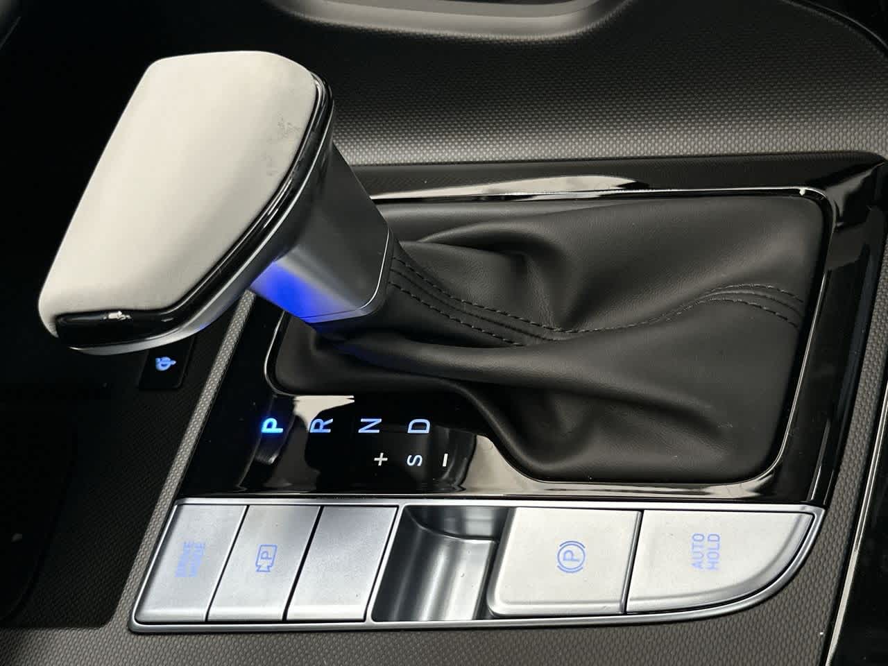 Thumbnail: 2025 Hyundai Elantra - 21