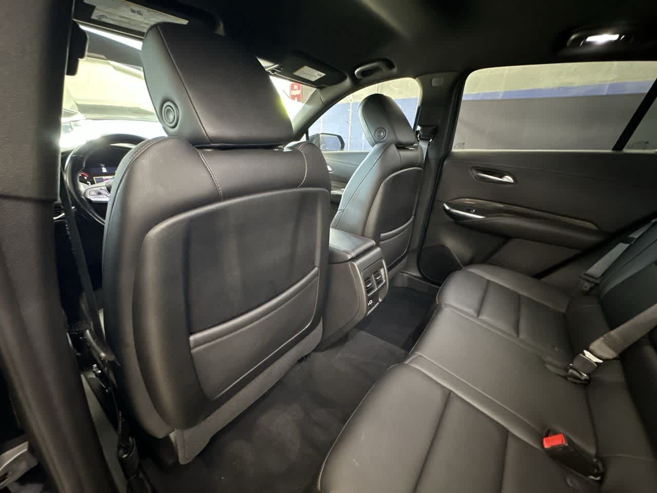 Thumbnail: 2021 Cadillac XT4 - 23