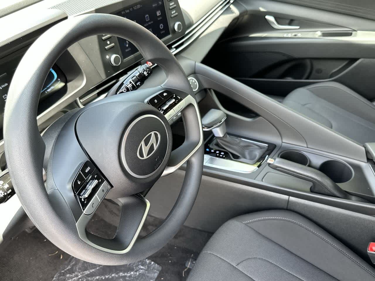 Thumbnail: 2025 Hyundai Elantra - 13