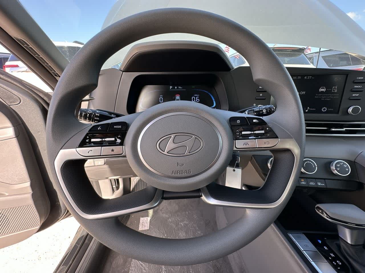 Thumbnail: 2025 Hyundai Elantra - 15