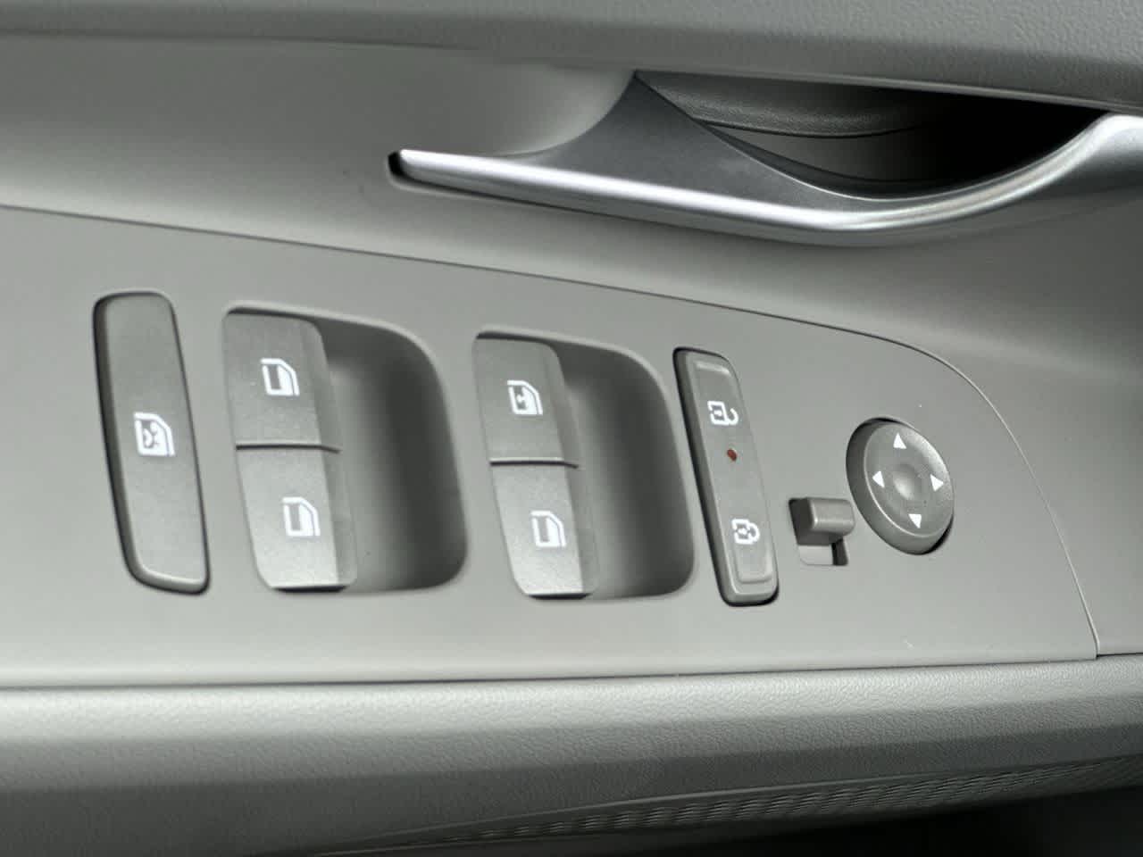 Thumbnail: 2025 Hyundai Elantra - 17