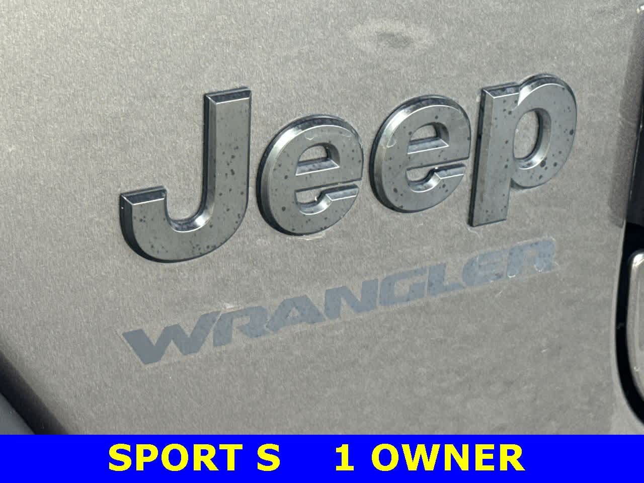 Thumbnail: 2022 Jeep Wrangler - 10