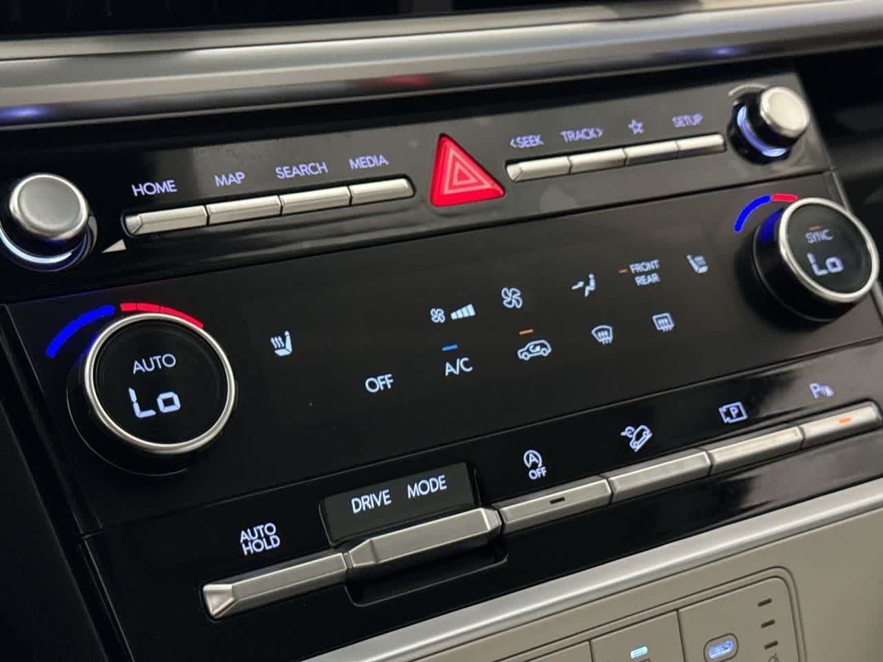2025 Hyundai Santa Fe SEL 26