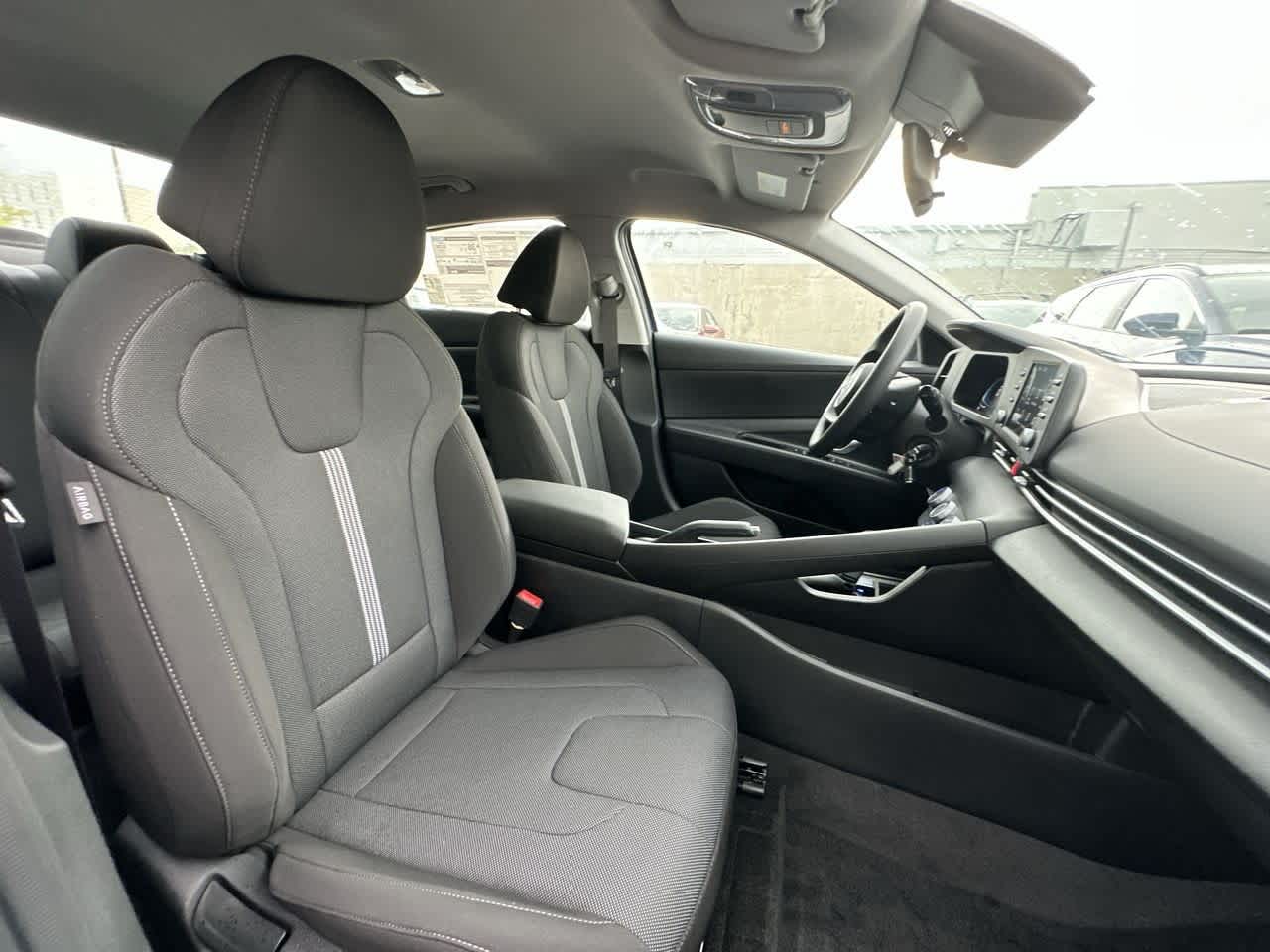 Thumbnail: 2025 Hyundai Elantra - 27