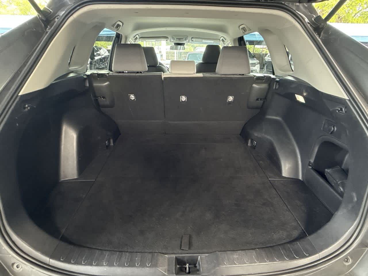 Thumbnail: 2022 Toyota RAV4 - 25