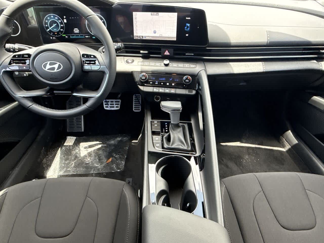Thumbnail: 2025 Hyundai Elantra - 24