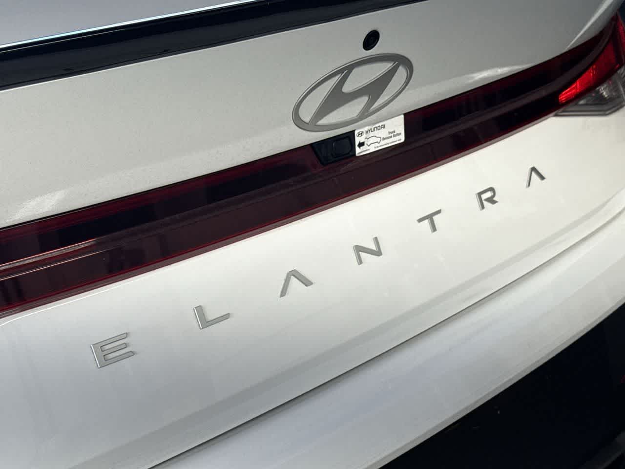 Thumbnail: 2025 Hyundai Elantra - 10
