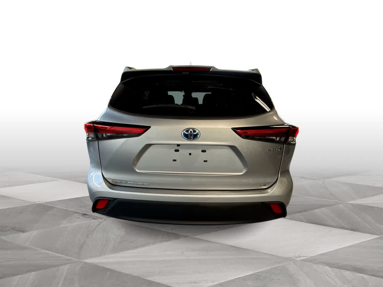 Thumbnail: 2023 Toyota Highlander - 7