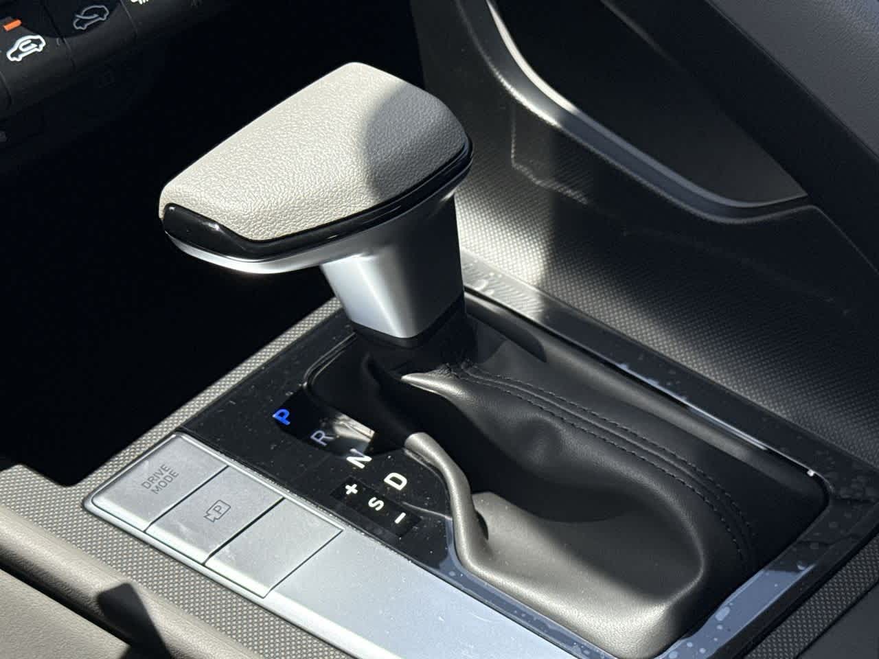 Thumbnail: 2025 Hyundai Elantra - 21