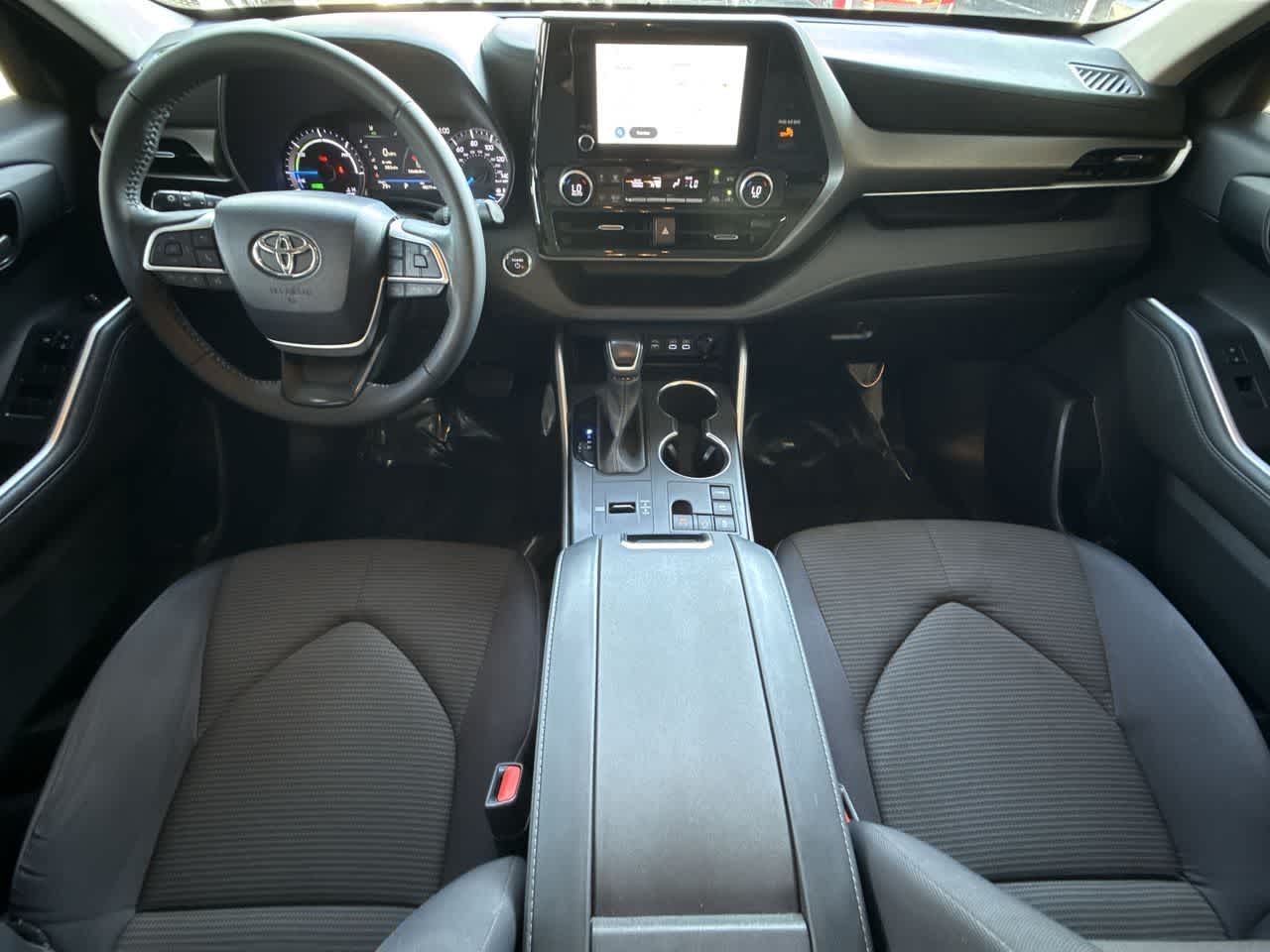 Thumbnail: 2023 Toyota Highlander - 24