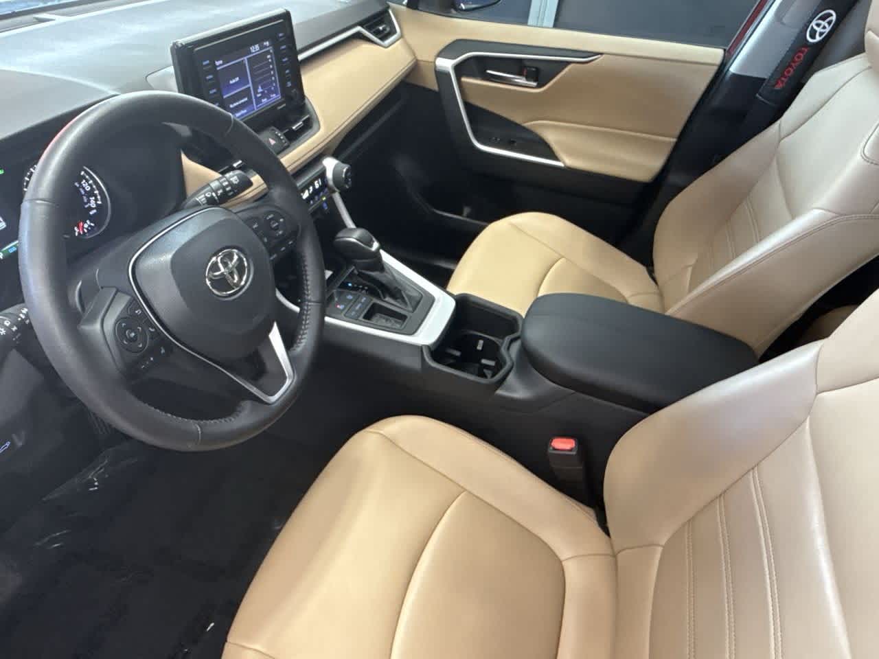 Thumbnail: 2022 Toyota RAV4 - 13