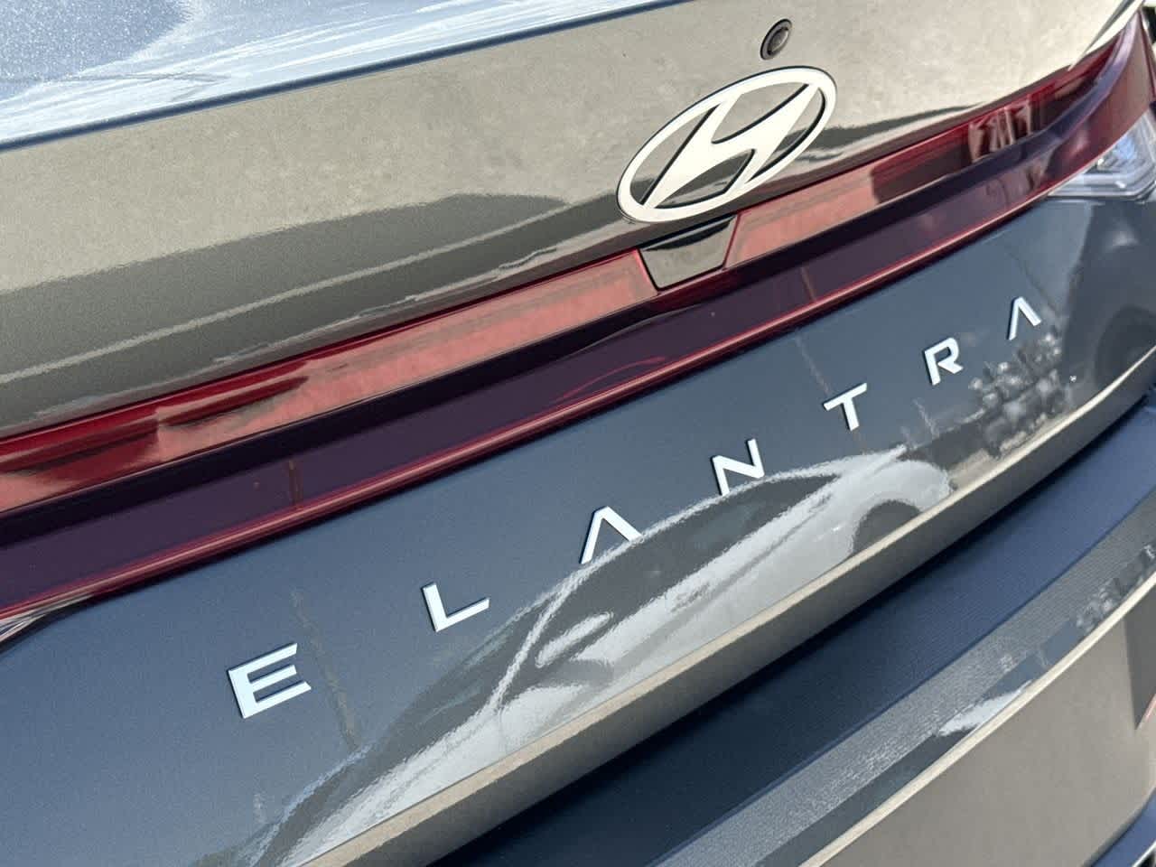 Thumbnail: 2025 Hyundai Elantra - 10