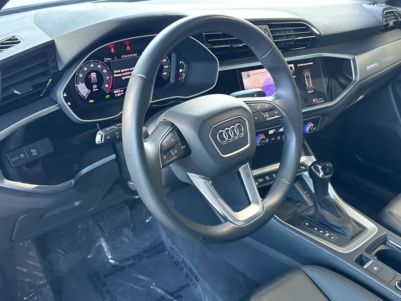 Thumbnail: 2025 Audi Q3 - 13