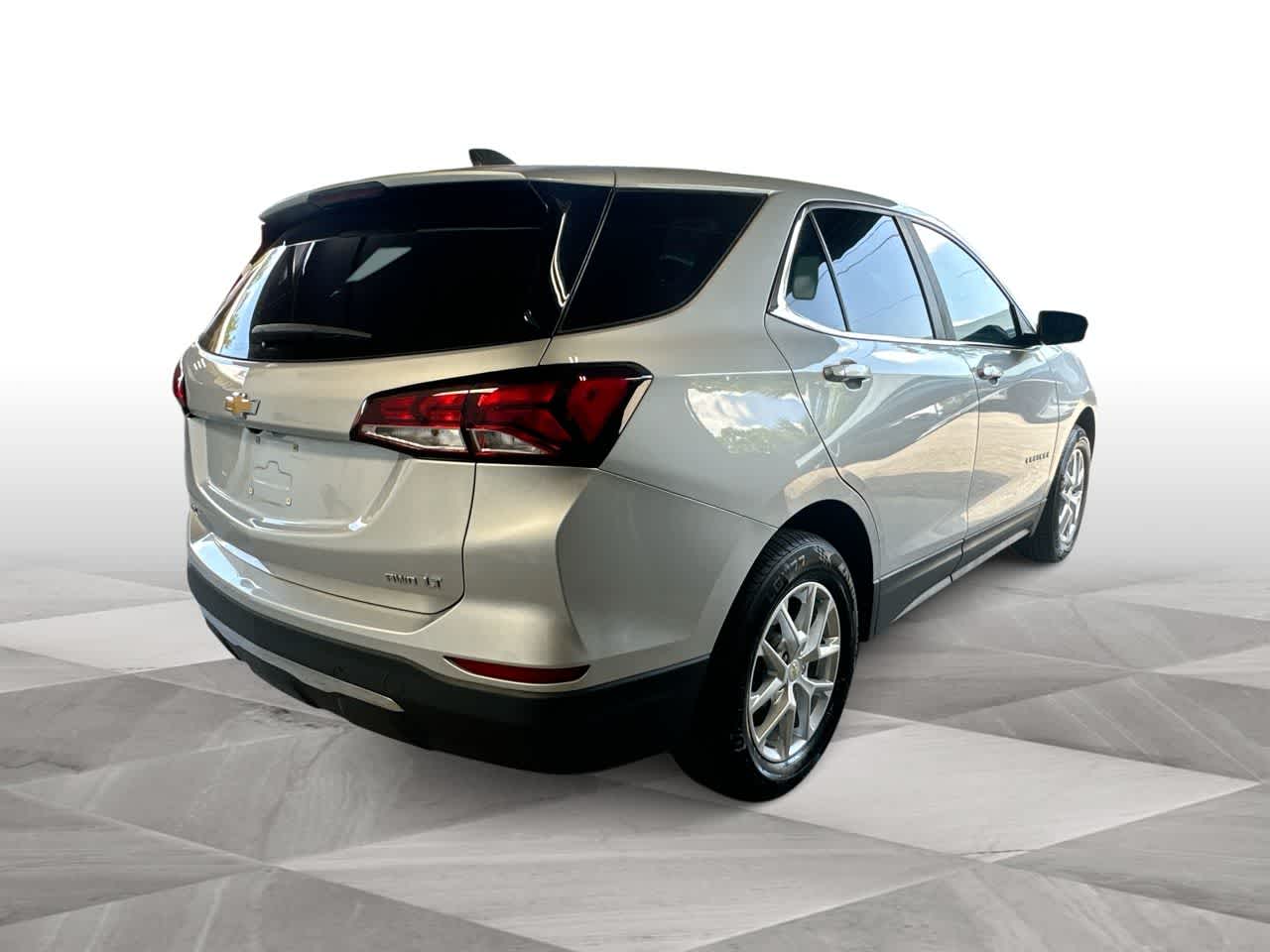 Thumbnail: 2022 Chevrolet Equinox - 8