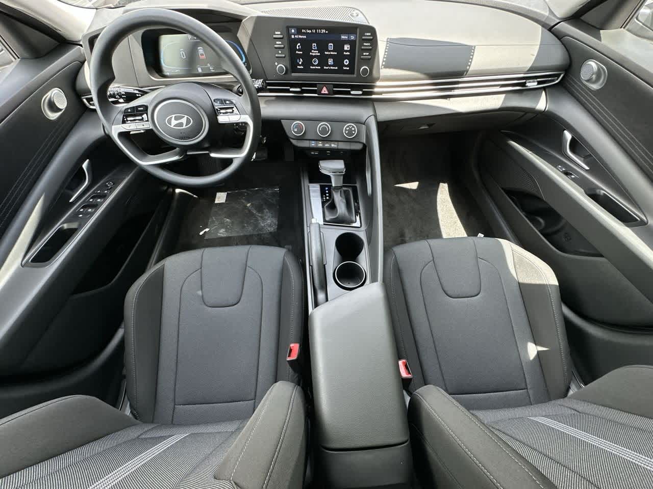 Thumbnail: 2025 Hyundai Elantra - 24