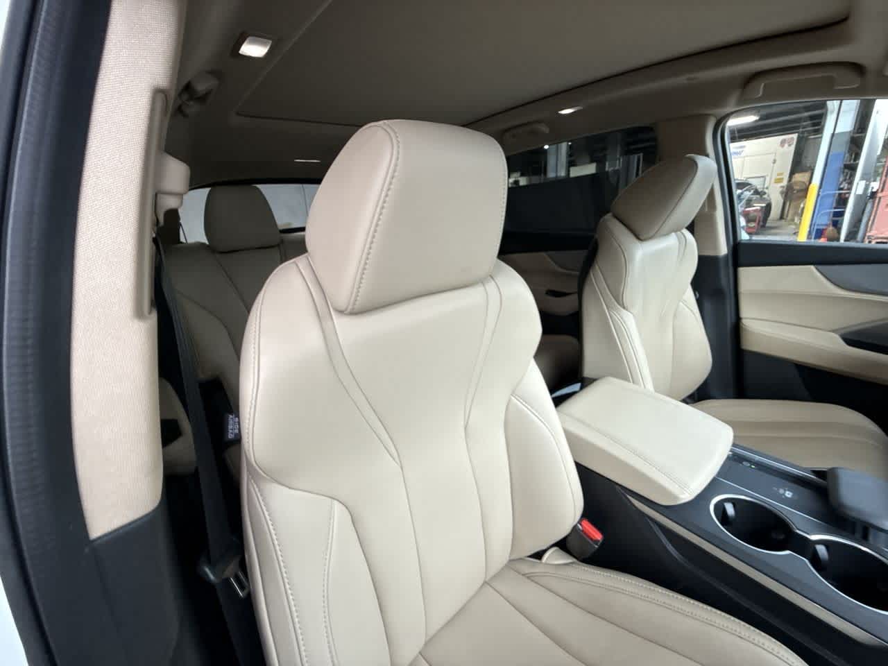 Thumbnail: 2023 Acura MDX - 27