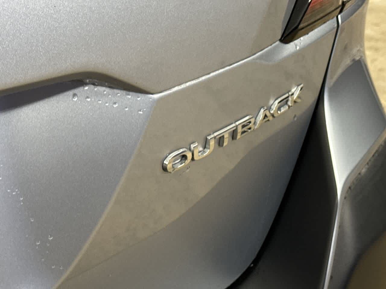 2020 Subaru Outback Premium 10