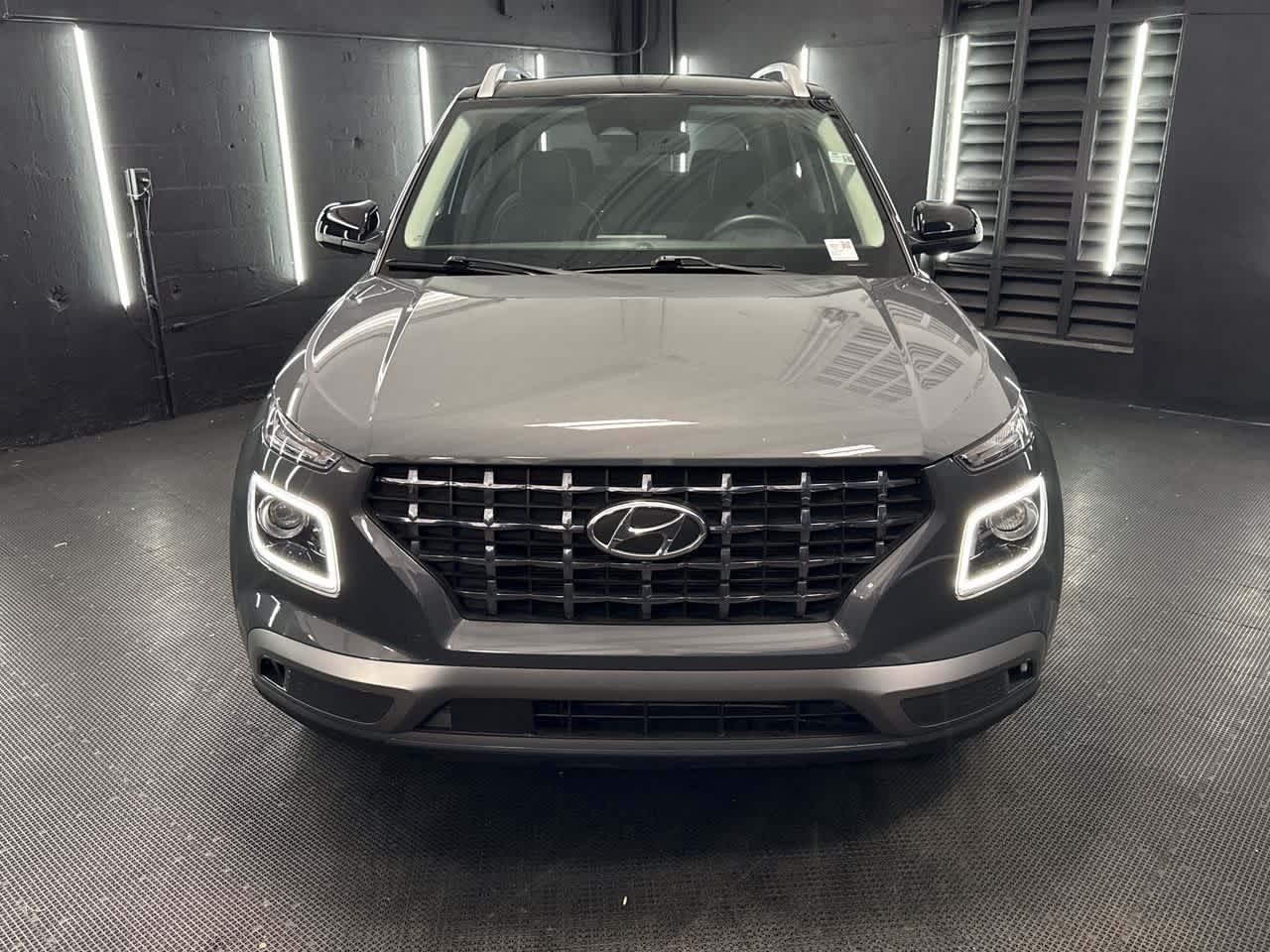 Thumbnail: 2024 Hyundai Venue - 10