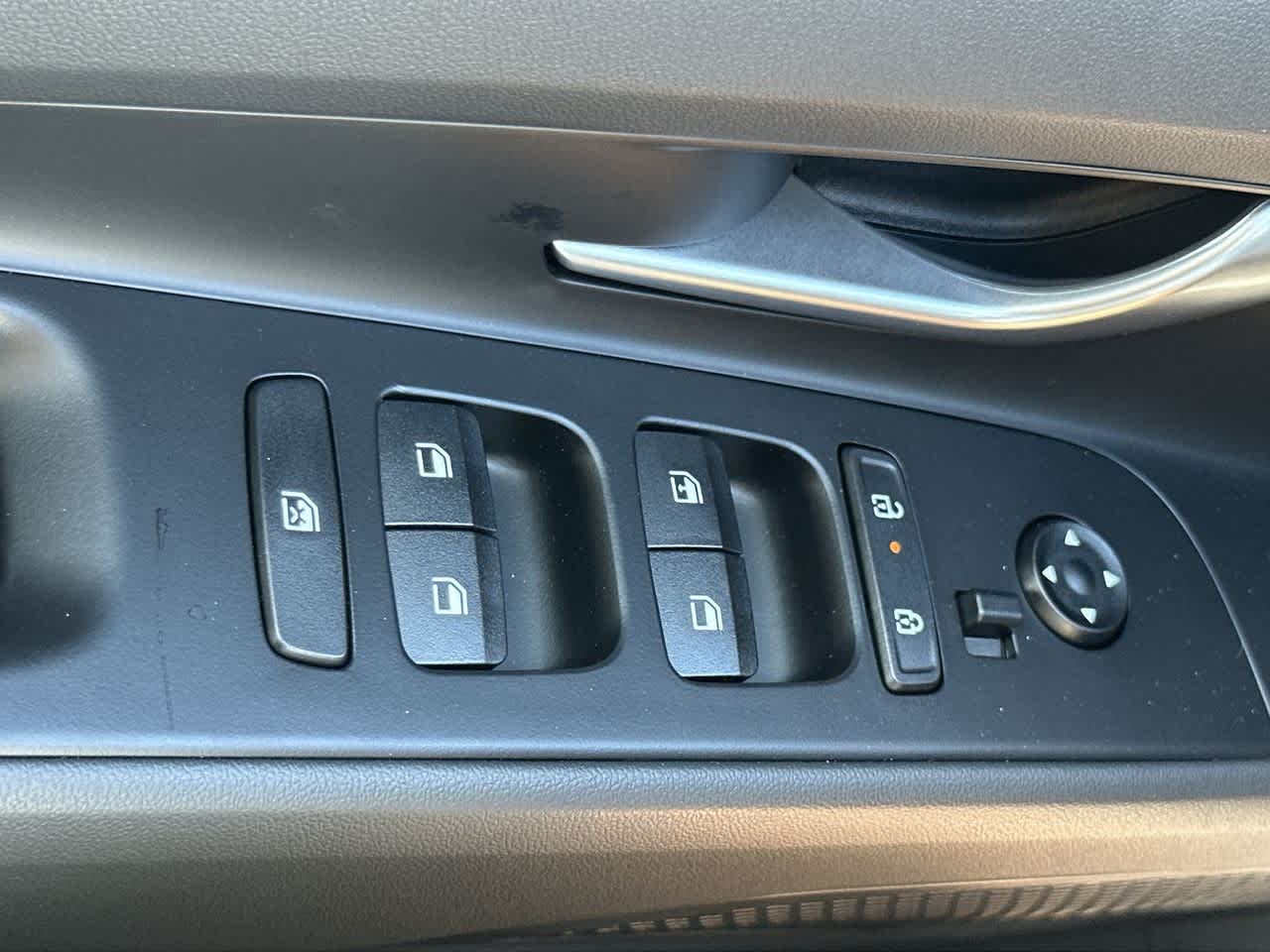 Thumbnail: 2025 Hyundai Elantra - 17