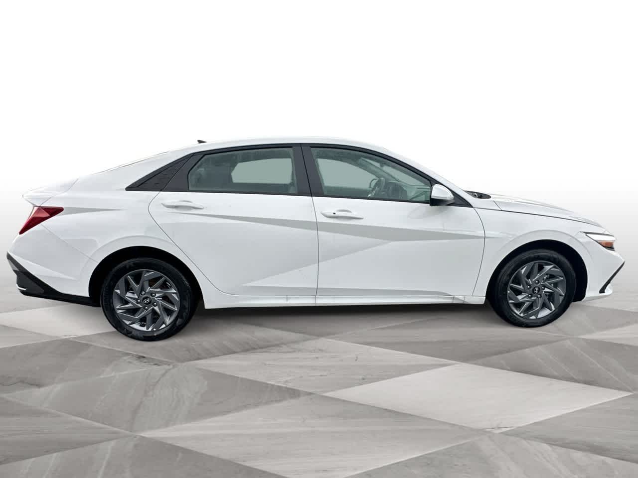 Thumbnail: 2025 Hyundai Elantra - 9