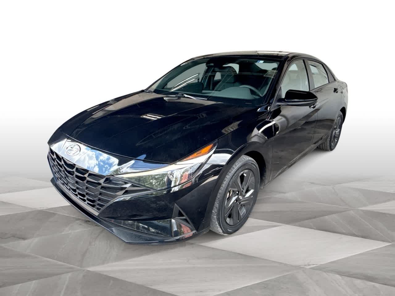 Thumbnail: 2023 Hyundai Elantra - 4