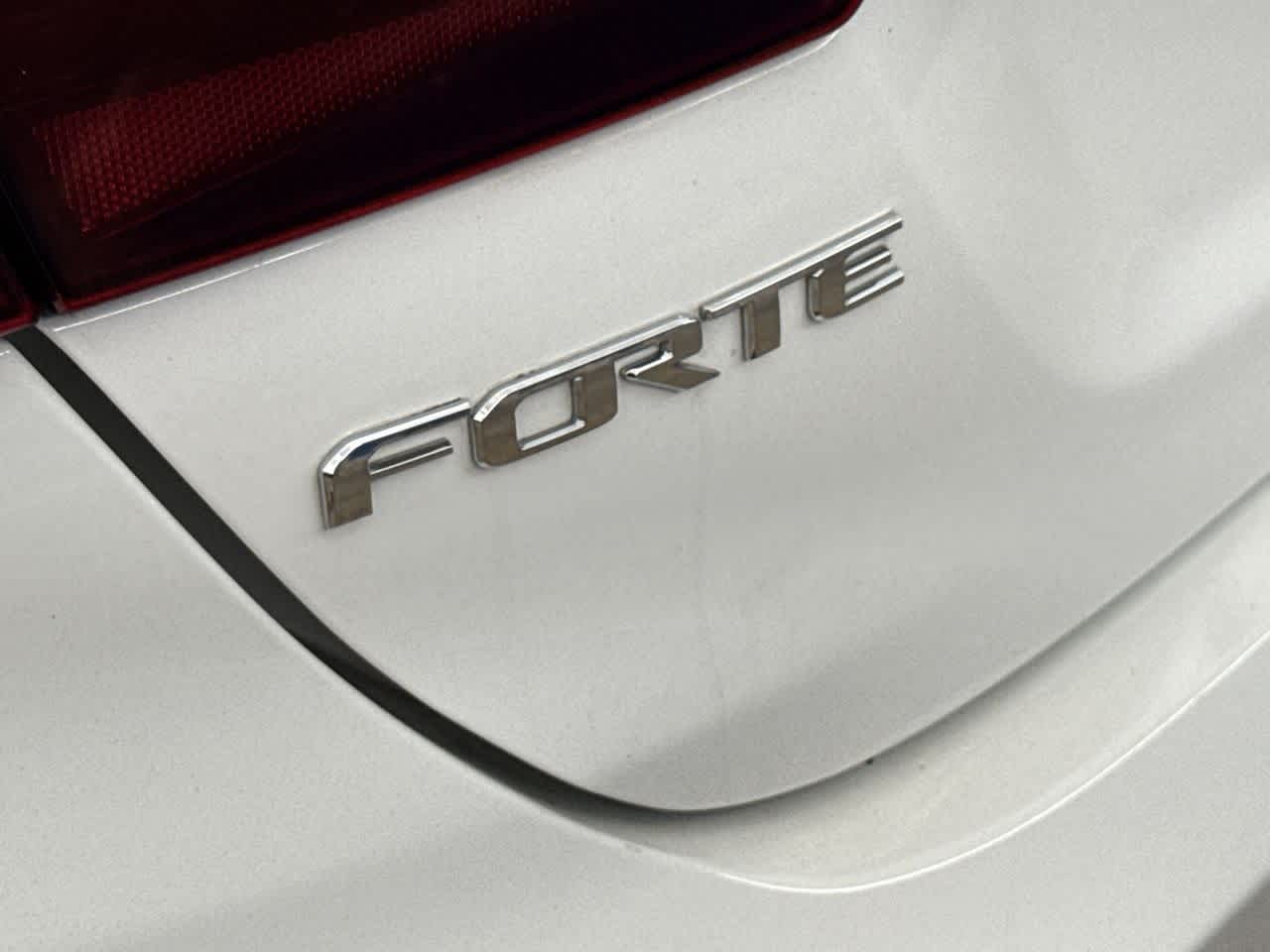 Thumbnail: 2020 Kia Forte - 10