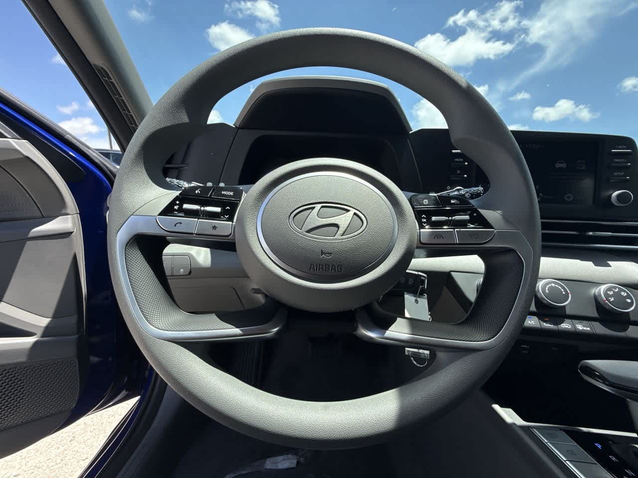 Thumbnail: 2025 Hyundai Elantra - 15